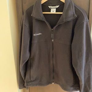 Columbia men’s zipped black jacket size medium/large.